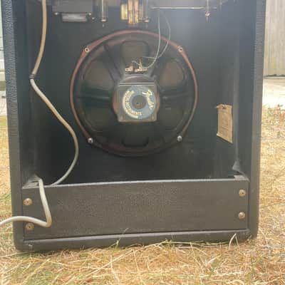 Fender Musicmaster Bass 2-Channel 12-Watt 1x12" Bass Combo 1970 - 1980 - Silverface image 6