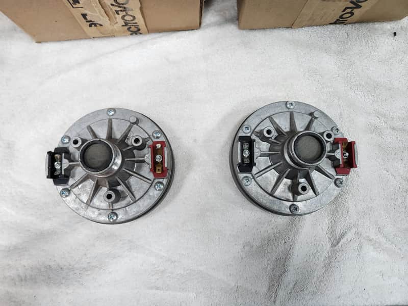 Electro/Voice Driver model DH2T-16 (16 Ohms) 1-3/8” screw on connection image 1