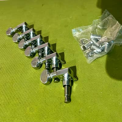 Grover in-Line Locking Mid-Sized Rotomatic Tuners - 18:1 - Chrome image 3