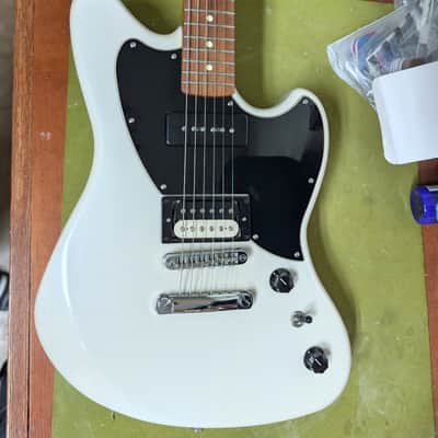 Fender Alternate Reality Series Powercaster with Pau Ferro Fretboard 2019 - White Opal image 2