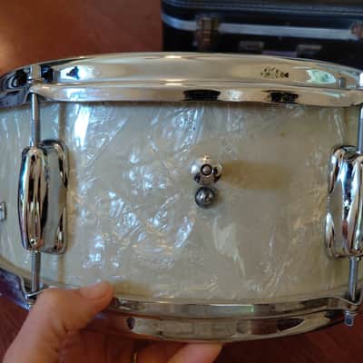 Vintage 1960s Slingerland No. 161 Deluxe Student Model 5.5x14" Snare Drum in White Marine Pearl image 2