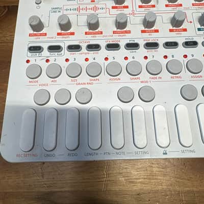 Sonicware Liven Texture Lab 27-Key Sampling Groovebox 2023 - Present - Silver image 2