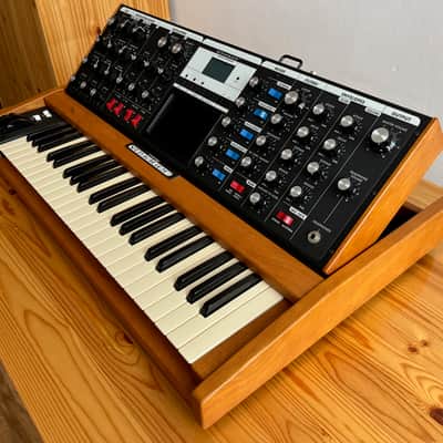 Moog Minimoog Voyager 2002 - Wood image 3