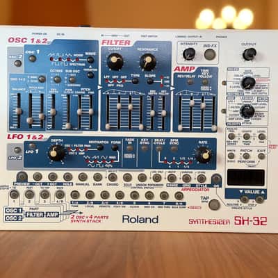 Roland SH-32 Desktop Synthesizer Module 2002 - 2004 - White