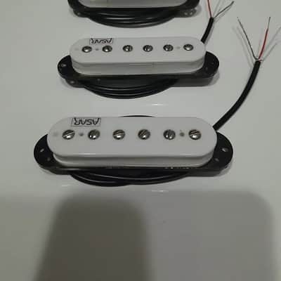 MINI P90 Mk II - HANDMADE STRAT SIZED NEODYMIUM MINI P90 PICKUP SET image 4