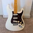 Fender American Professional II Stratocaster with Maple Fretboard 2020 - Present - Olympic White