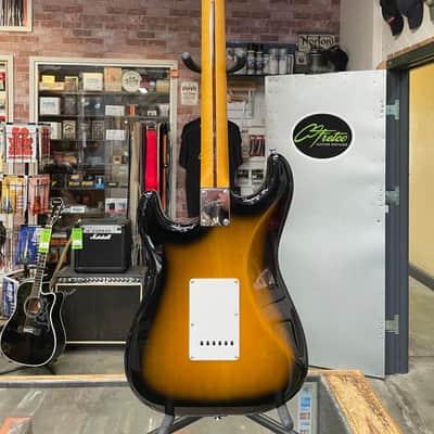 Squier Classic Vibe 50s Stratocaster 2010 - 2 Colour Sunburst image 6