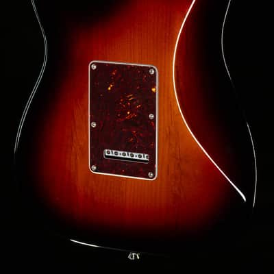 Fender American Professional II Stratocaster 3-Color Sunburst Maple Fingerboard (129) image 2