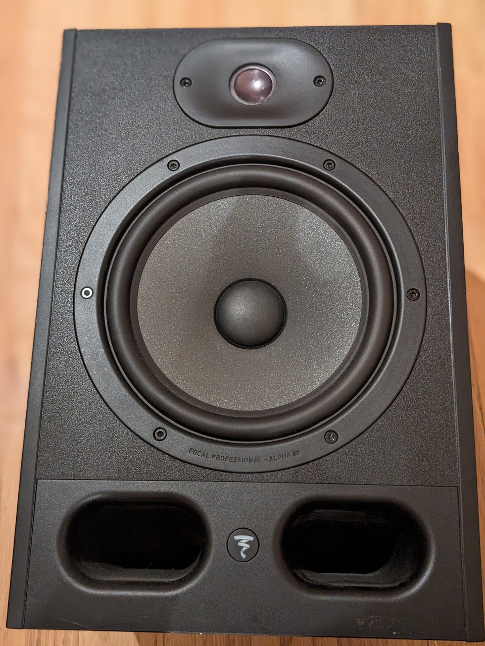 Focal Alpha 80 8-Inch Powered Studio Monitors 1+Speakers Professional 2-Way 200W — main photograph
