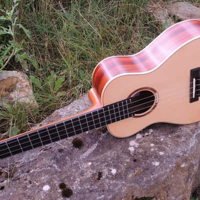 Stoll Guitars Tamino Tenor Ukulele Plum Bild 4