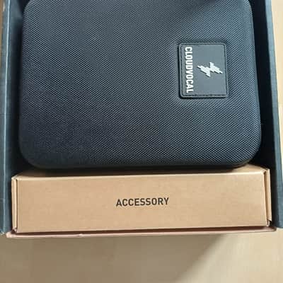 Cloudvocal Isolo GT-10 Wireless microphone system for acoustic guitar image 2