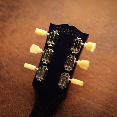 Gibson Les Paul Studio in Blueberry Burst image 9