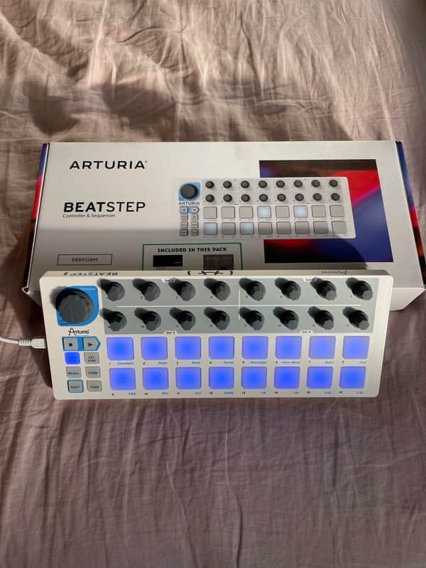 Arturia BeatStep MIDI Controller 2014 - Present - White image 1