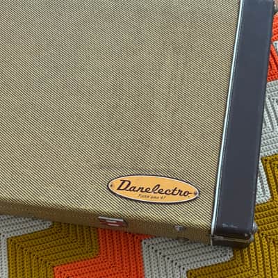 Danelectro Longhorn Shortscale Bass - 1990’s Early Reissue! - Original and Rare Tweed Case! - Beautiful Bass in Great Condition! - image 18