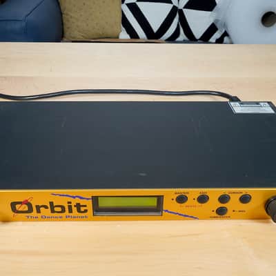 E-MU Systems Orbit 9090 V2 'The Dance Planet' Rackmount 32-Voice Synthesizer 1996 - Yellow