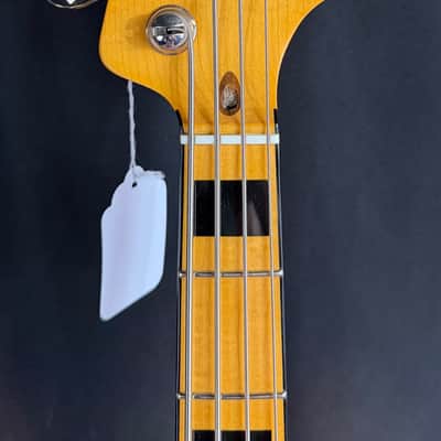 Squier Classic Vibe 70's Jazz Bass 4-String Bass Guitar 3-Tone Sunburst Finish image 10