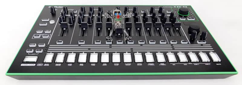 Roland TR-8 AIRA Drum Synthesizer + Fast Neuwertig + 1,5Jahre Garantie image 1