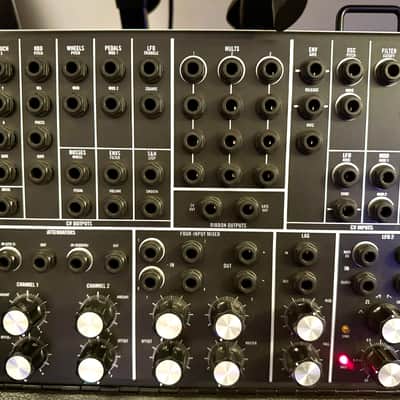 Moog Minimoog Voyager XL 61-Key Monophonic Synthesizer 2010 - Black with Wood Cabinet image 4