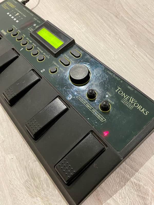 Korg Toneworks AX300b 1990s multi effect pedalboard bass effect