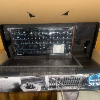 Novation Peak 8-Voice Desktop Synthesizer 2017 - Present - Black image 2