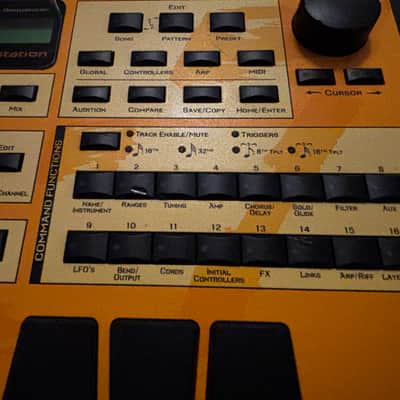 E-MU Systems XL-7 Command Station 128-Voice Synthesizer 2001 - Yellow / Black image 5