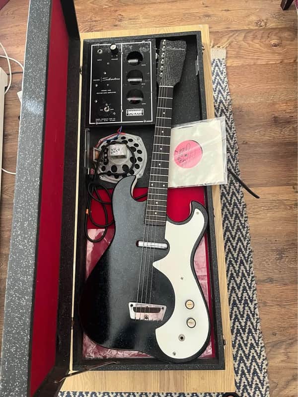 Silvertone 1448 With Case Amp 1962 - 1967 - Black image 1