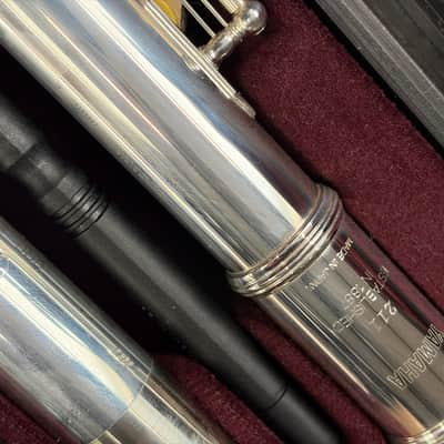 Yamaha YFL-211 Flute outfit image 4