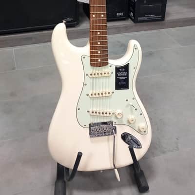 FENDER Vintera’60s Modified Stratocaster PF Olympic White Chitarra Elettrica image 1