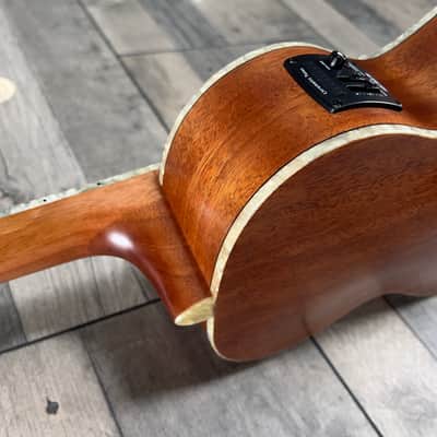 Kala JTE Archtop Tenor Ukulele - Kalamazoo Gold image 8
