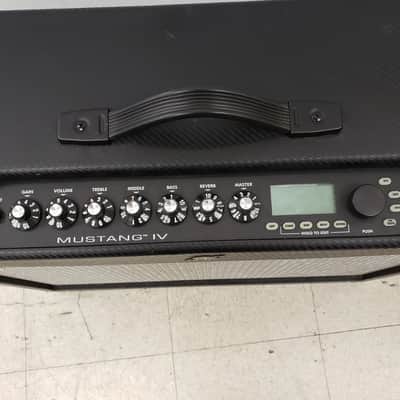 Fender Mustang IV image 4