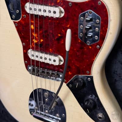 Fender Jaguar 1966 in olympic white finsih with original case image 8