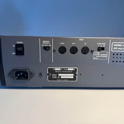 Roland Juno-106 61-Key Programmable Polyphonic Synthesizer Mint Condition Original box image 5