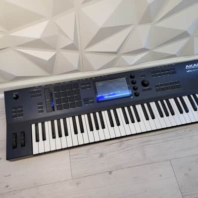 Akai MPC Key 61 Standalone Workstation Synthesizer 2022 - Present - Black image 3