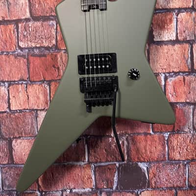 EVH LIMITED EDITION STAR in Matte Army w/ gig bag image 8