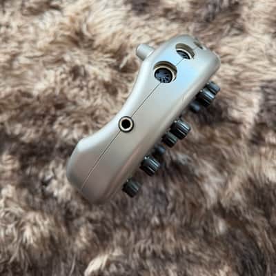 Behringer Bass V-Amp Multi-Effect and Amp Modeler 2000s - Silver image 7