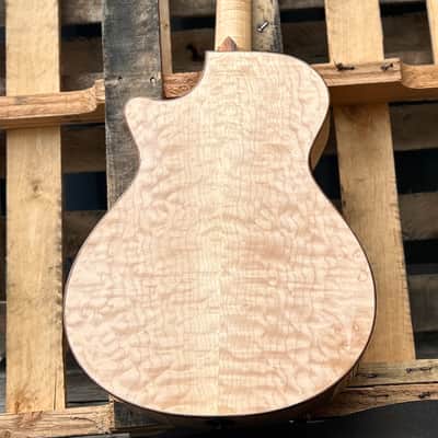 2014 Taylor Custom GC AAAA Quilted Maple w/Case image 4