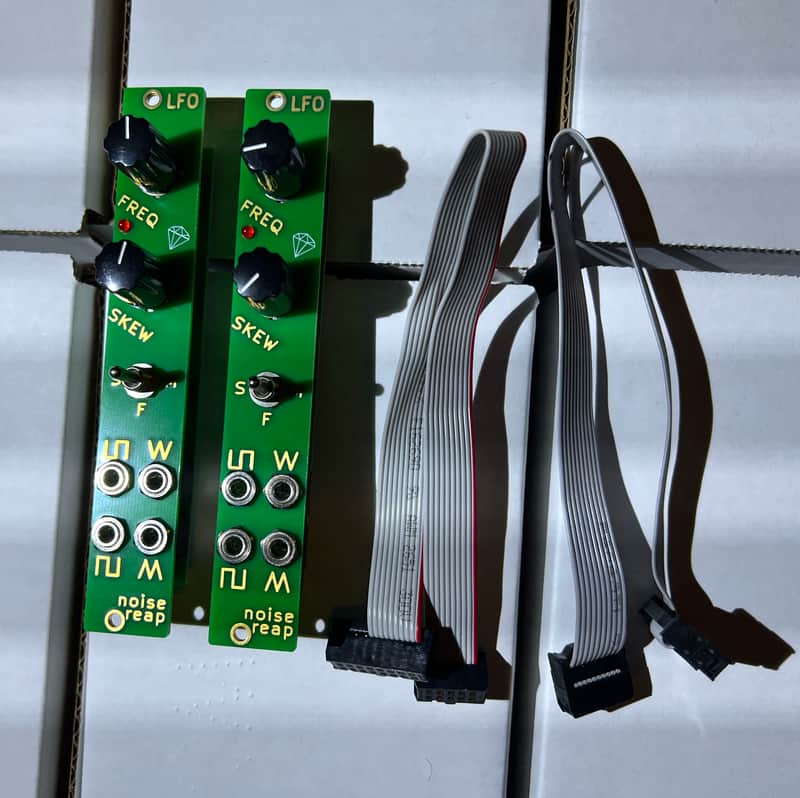 2 Noise Reap LFO 4HP Skewable Low Frequency Oscillator (Green Panel) — Pair (2 Modules) image 1