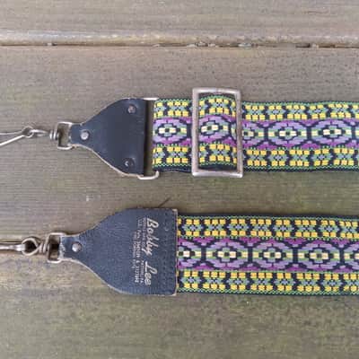 Vintage 1960's Bobby Lee Banjo Strap! Cool Purple/Green Pattern, Metal Buckle! Original Case Candy! Bild 1