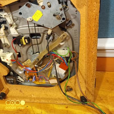 Garrard GT55 1977 - Simulated wood grain image 11