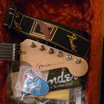Fender  American Deluxe Stratocaster with Rosewood Fretboard 2008 - Crimson Red Mahogany image 6