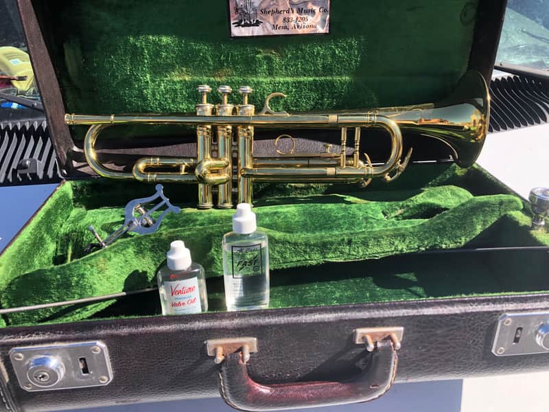 King Super 20 S2 1048 Trumpet w/ Hard Shell Case NICE image 1