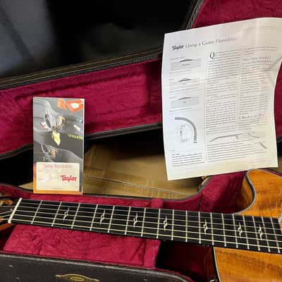 Taylor Spring Limited Edition 12-Fret Grand Concert Acoustic-Electric Guitar 2010 - Natural image 2