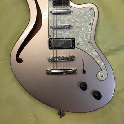 D'Angelico Deluxe Bedford SH Electric Guitar-Desert Gold Finish NEW w/Hard Case image 3