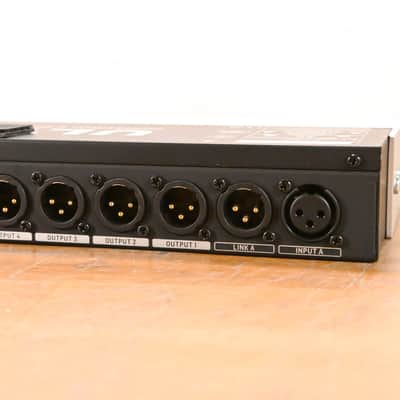Behringer ULTRALINK DS2800 2-Input 8-Output Distribution Splitter CG01Z31 image 7
