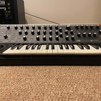 Moog Subsequent 37 Analog Synth 2017 - Present - Black