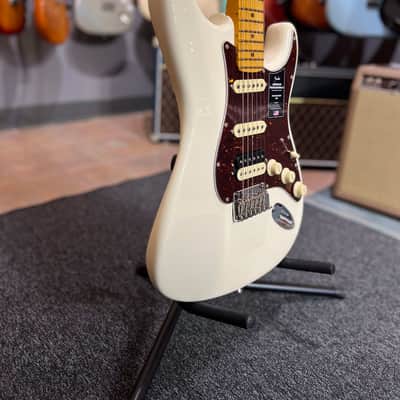 Fender American Professional II Stratocaster HSS with Maple Fretboard 2020 - Present - Olympic White image 3