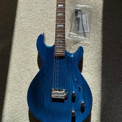 Line 6 Variax  700 2004 - Trans Blue image 1