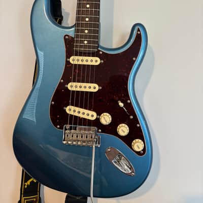 Fender American Pro II / CME Exclusive / Limited Edition / Lake Placid Blue image 8
