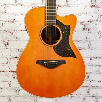 Yamaha - AC5R VN - Small Body Acoustic-Electric Guitar w/ Cutaway - Vintage Natural - w/ Hardshell Case