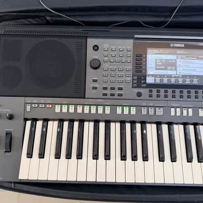 Yamaha PSR-S970 61-Key Arranger Workstation Used image 4